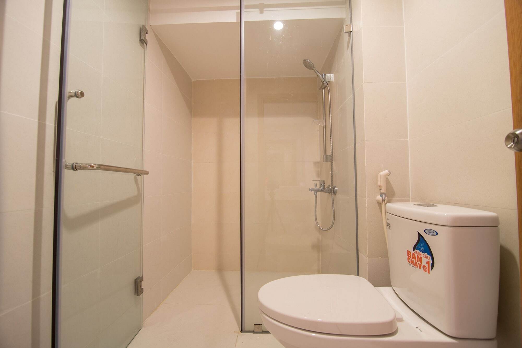 Reddoorz Plus Near Secc D7 Хошимин Экстерьер фото